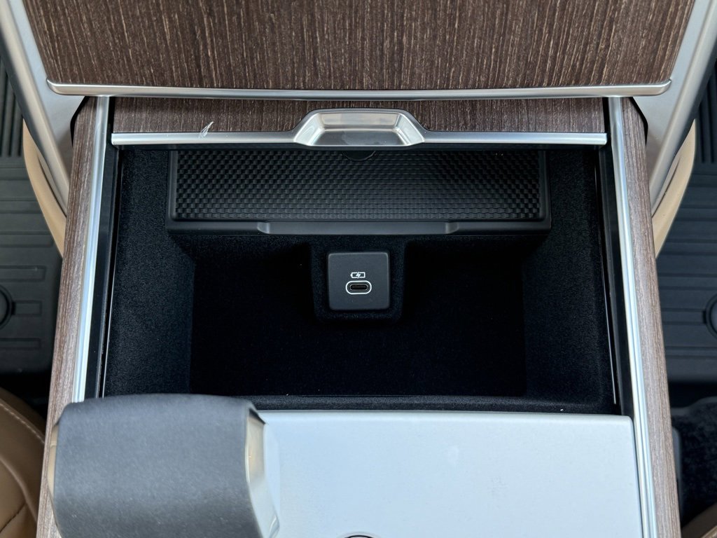 New 2025 Land Rover Range Rover SE image 22