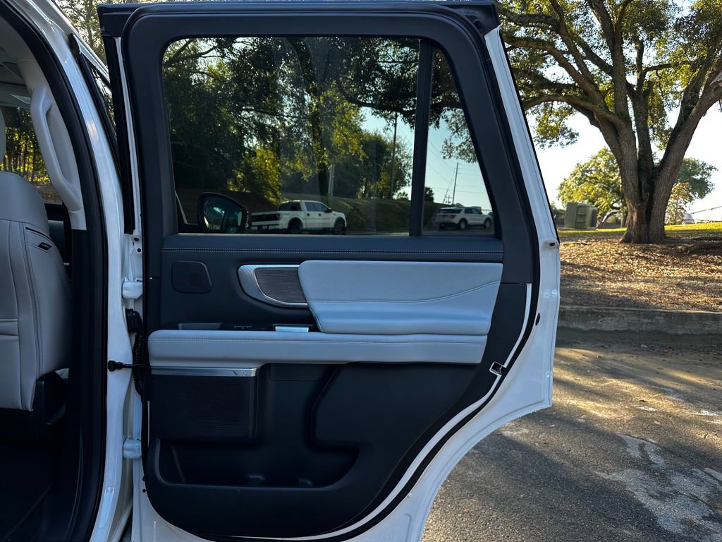 New 2025 Ford Expedition Platinum w/ Platinum Ultimate Package image 31