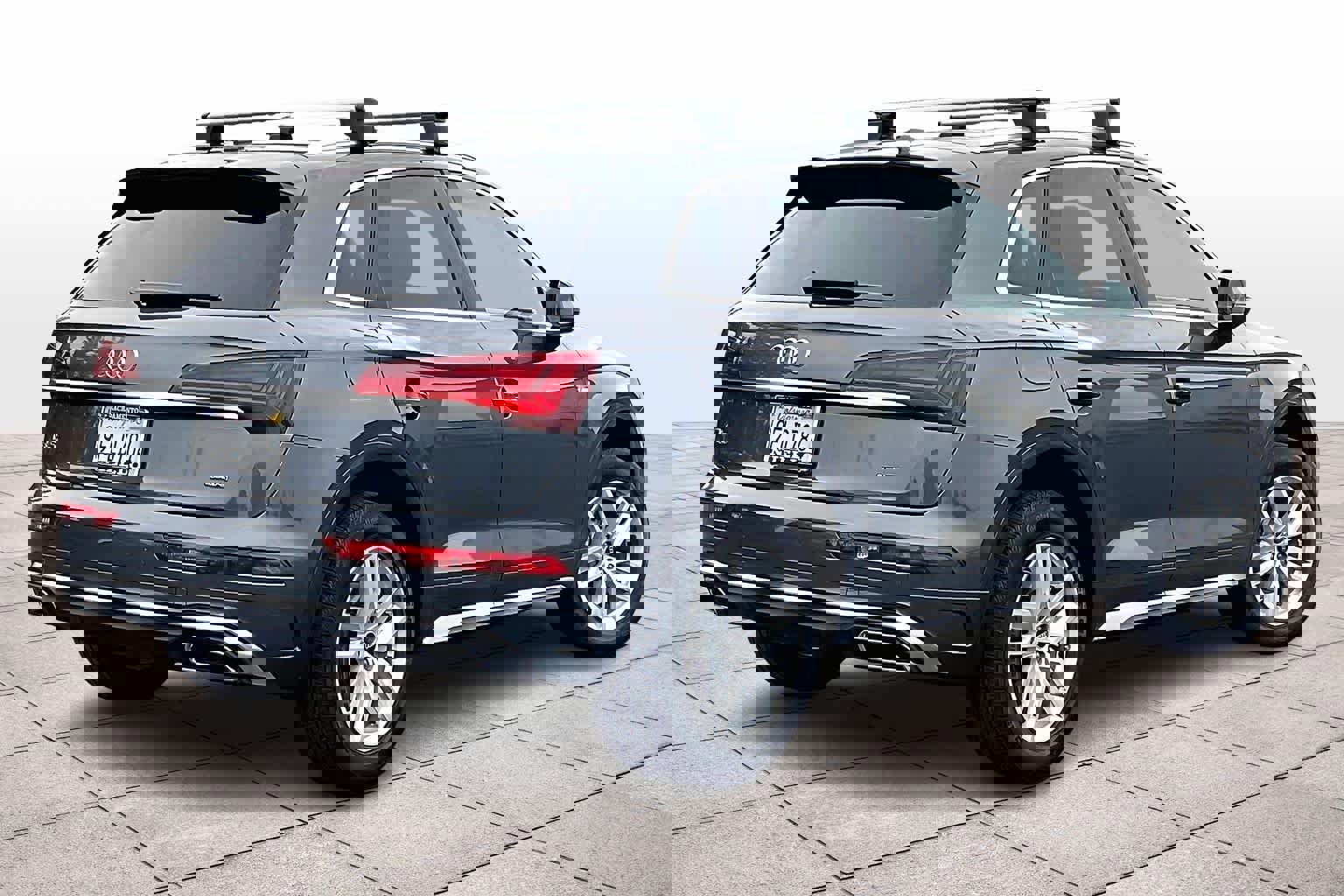 Used 2023 Audi Q5 2.0T Premium w/ Convenience Package image 16