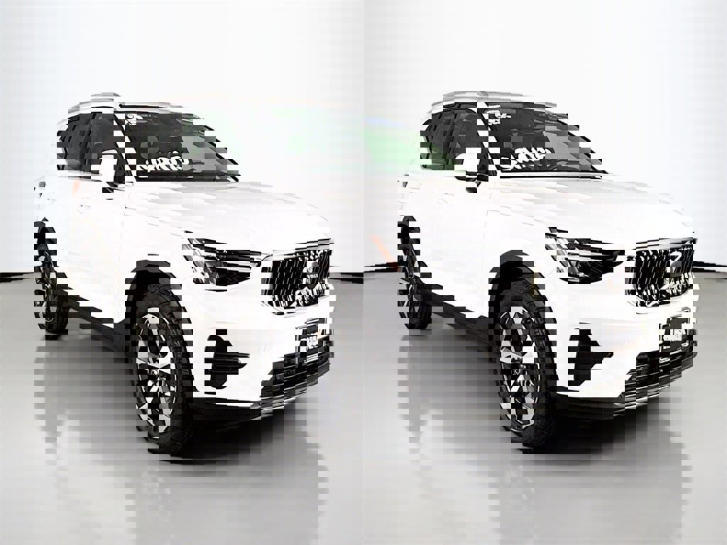 Certified 2025 Volvo XC40 B5 Core w/ Protection Package Premier