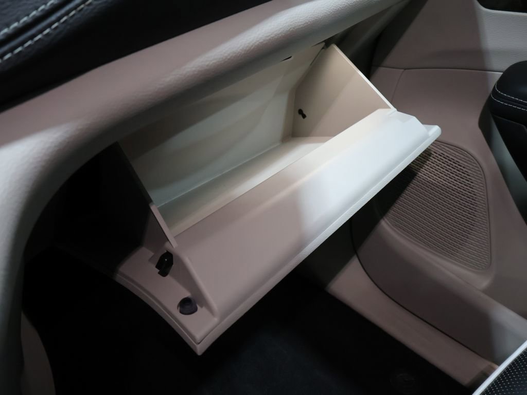 Used 2024 Chrysler Pacifica Limited image 40