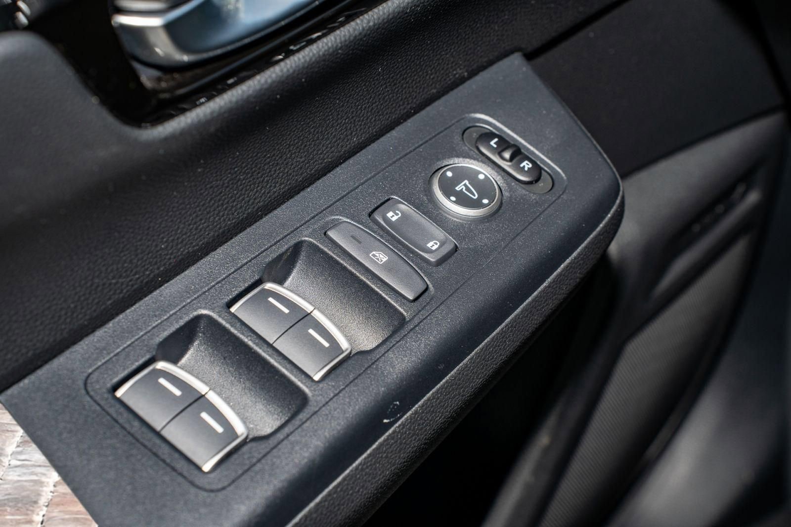 Certified 2025 Honda CR-V EX-L image 29