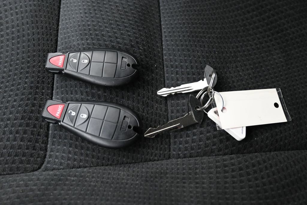 Used 2016 Dodge Grand Caravan SE FWD image 28
