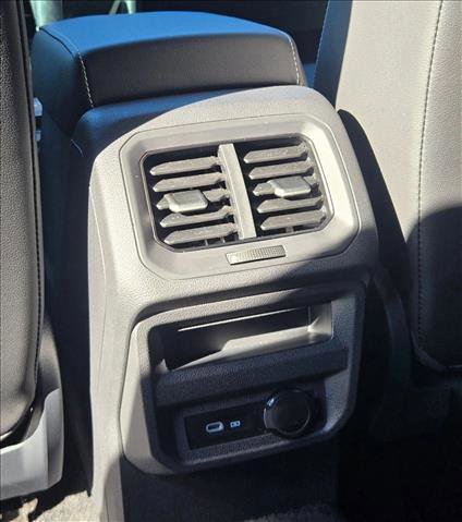 Used 2024 Volkswagen Tiguan SEL R-Line image 18