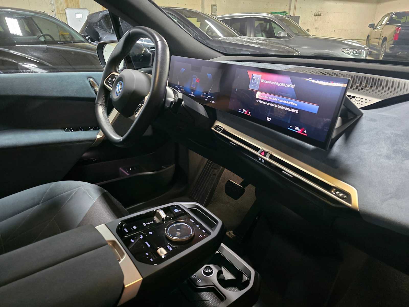 Used 2022 BMW iX xDrive50 w/ Convenience Package image 11