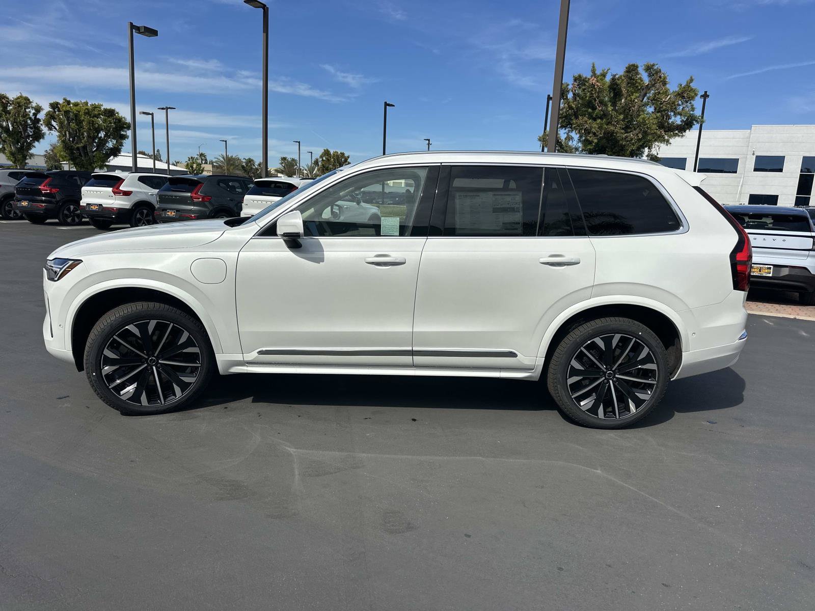 New 2026 Volvo XC90 T8 Ultra w/ Protection Package Premier AWD/4WD image 4