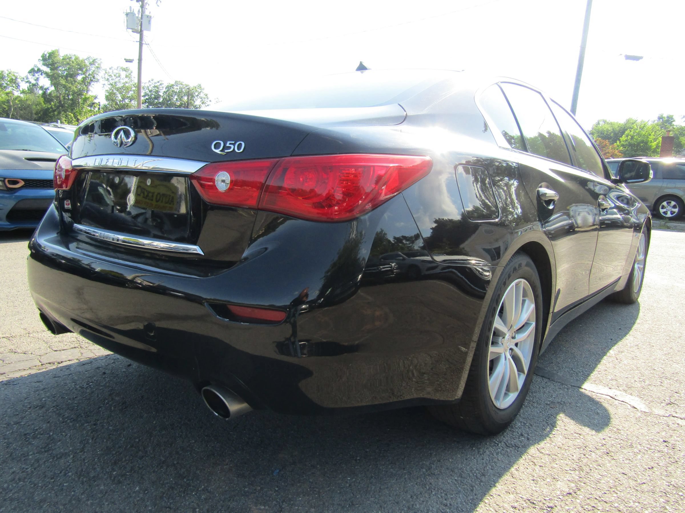 Used 2014 INFINITI Q50 Premium w/ All Weather Package RWD image 7