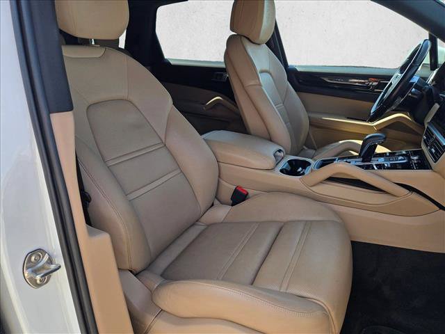 Used 2022 Porsche Cayenne AWD/4WD image 21