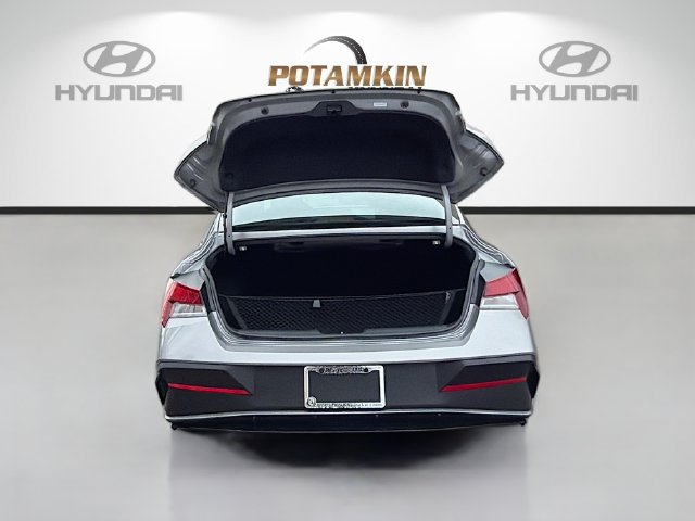 Certified 2025 Hyundai Elantra Sport FWD image 25