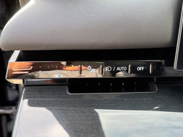 Certified 2025 BMW 530i xDrive image 11