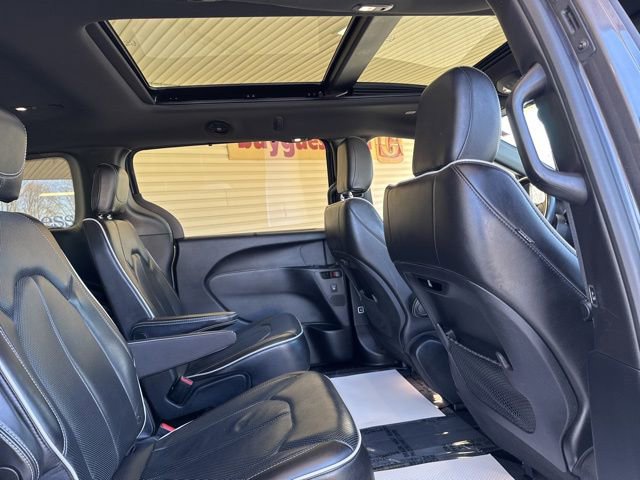 Used 2020 Chrysler Pacifica Limited w/ S Appearance Package image 5
