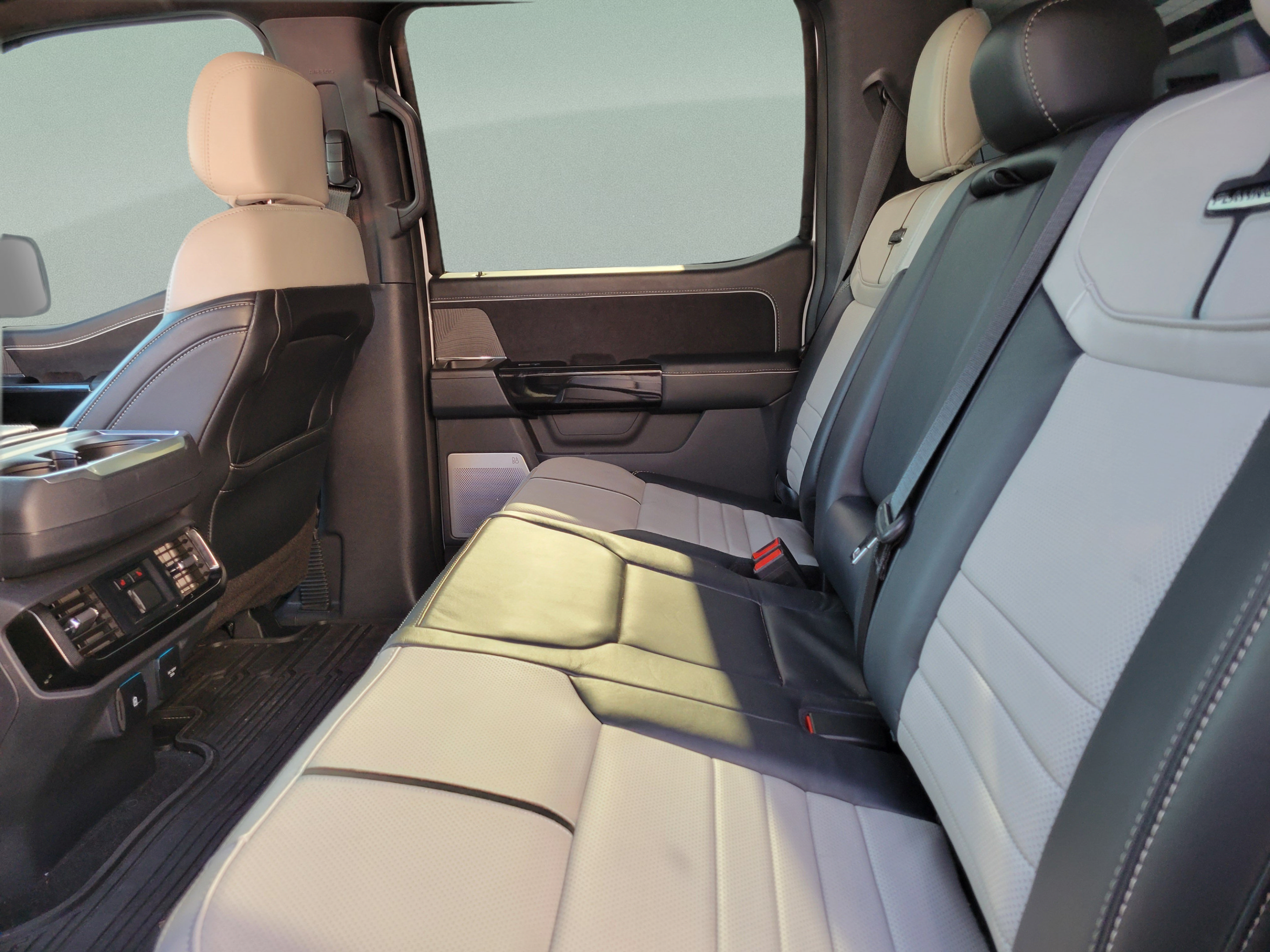 Used 2023 Ford F150 Lightning Platinum AWD/4WD image 6