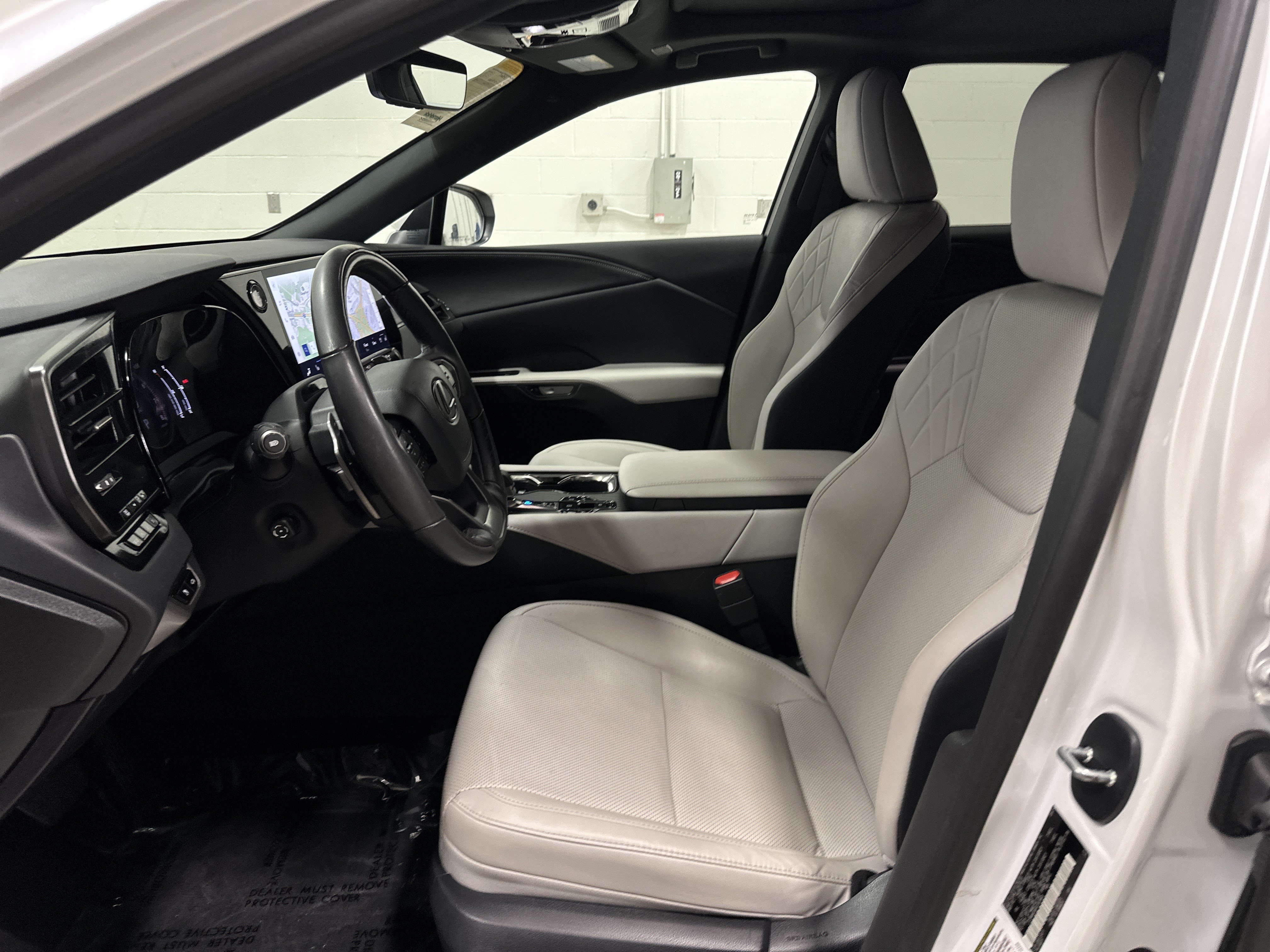 Certified 2024 Lexus RX 350 AWD w/ Premium Package w/ Convenience Package image 16