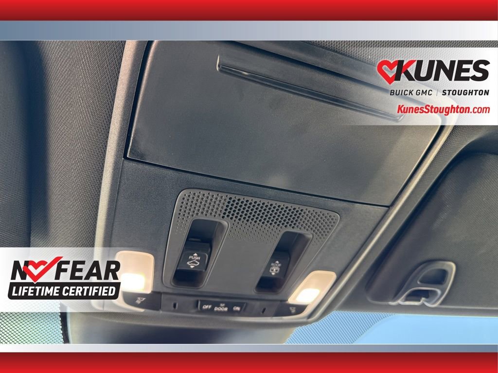 Used 2025 Honda Pilot TrailSport image 37