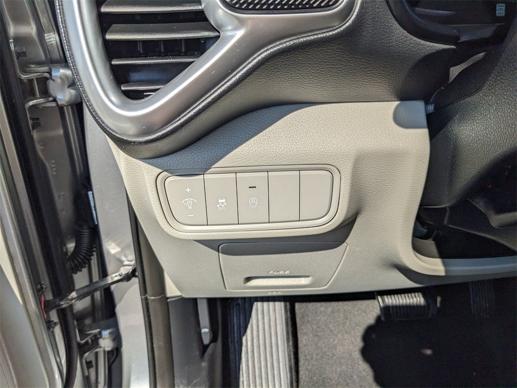 Certified 2025 Kia Soul LX image 27