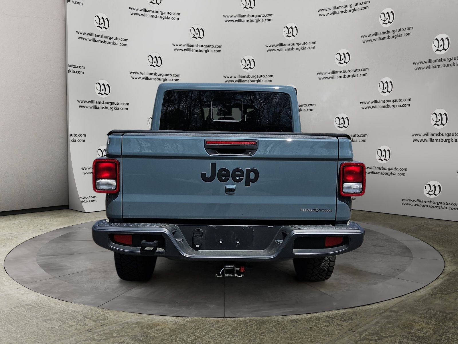 Used 2025 Jeep Gladiator Sport AWD/4WD image 4