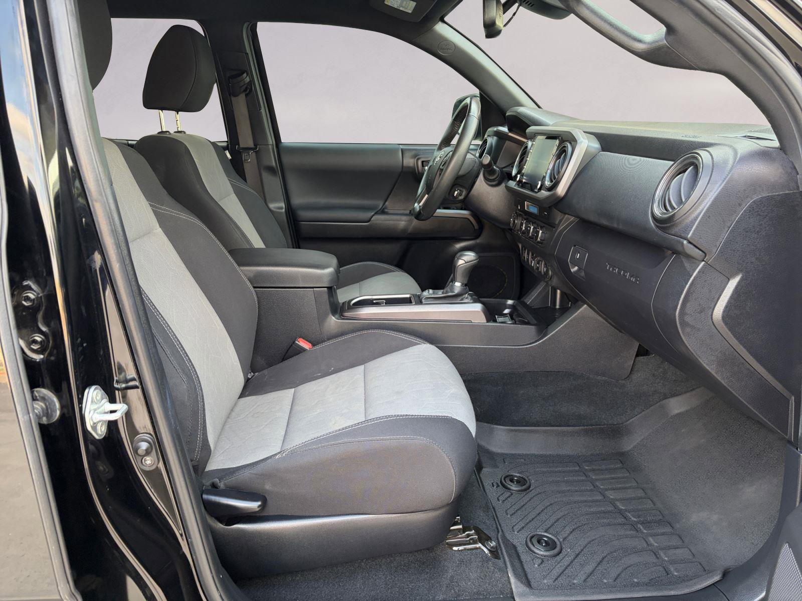 Used 2023 Toyota Tacoma TRD Off-Road w/ Technology Package image 15