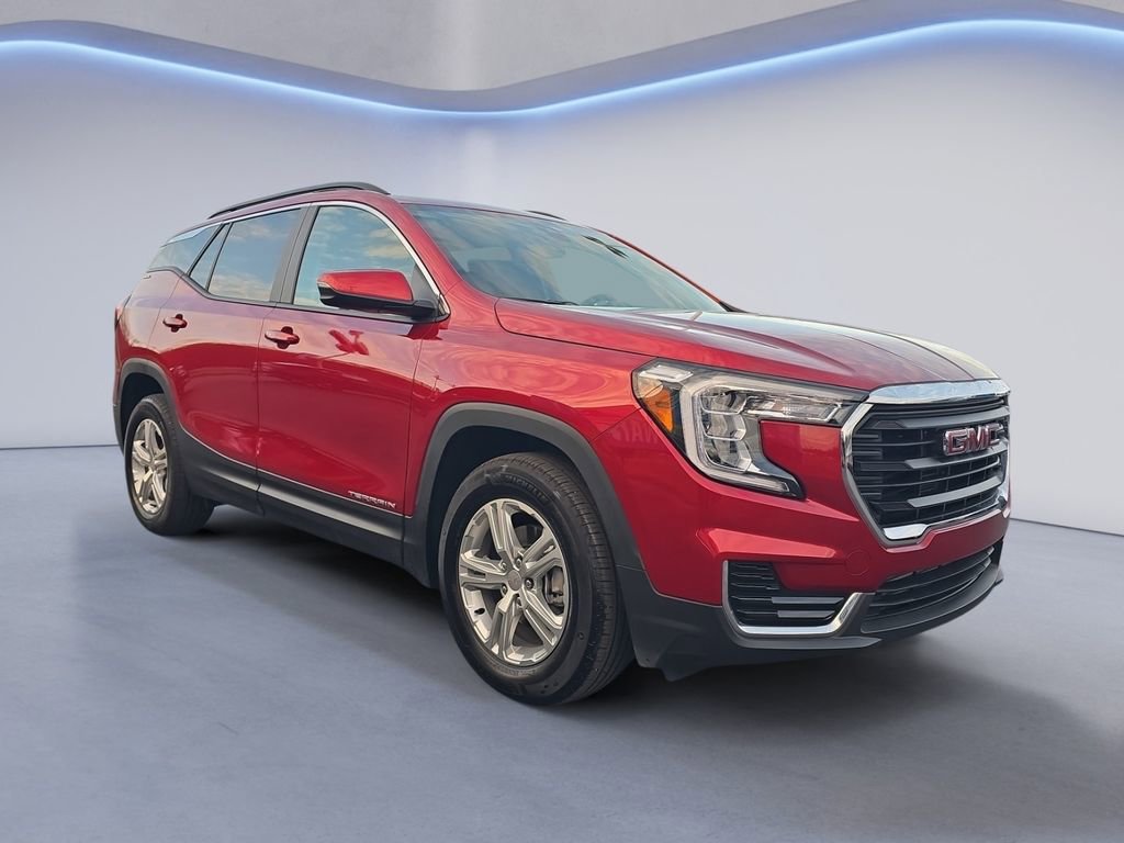 Used 2024 GMC Terrain SLE w/ Driver Convenience Package image 7