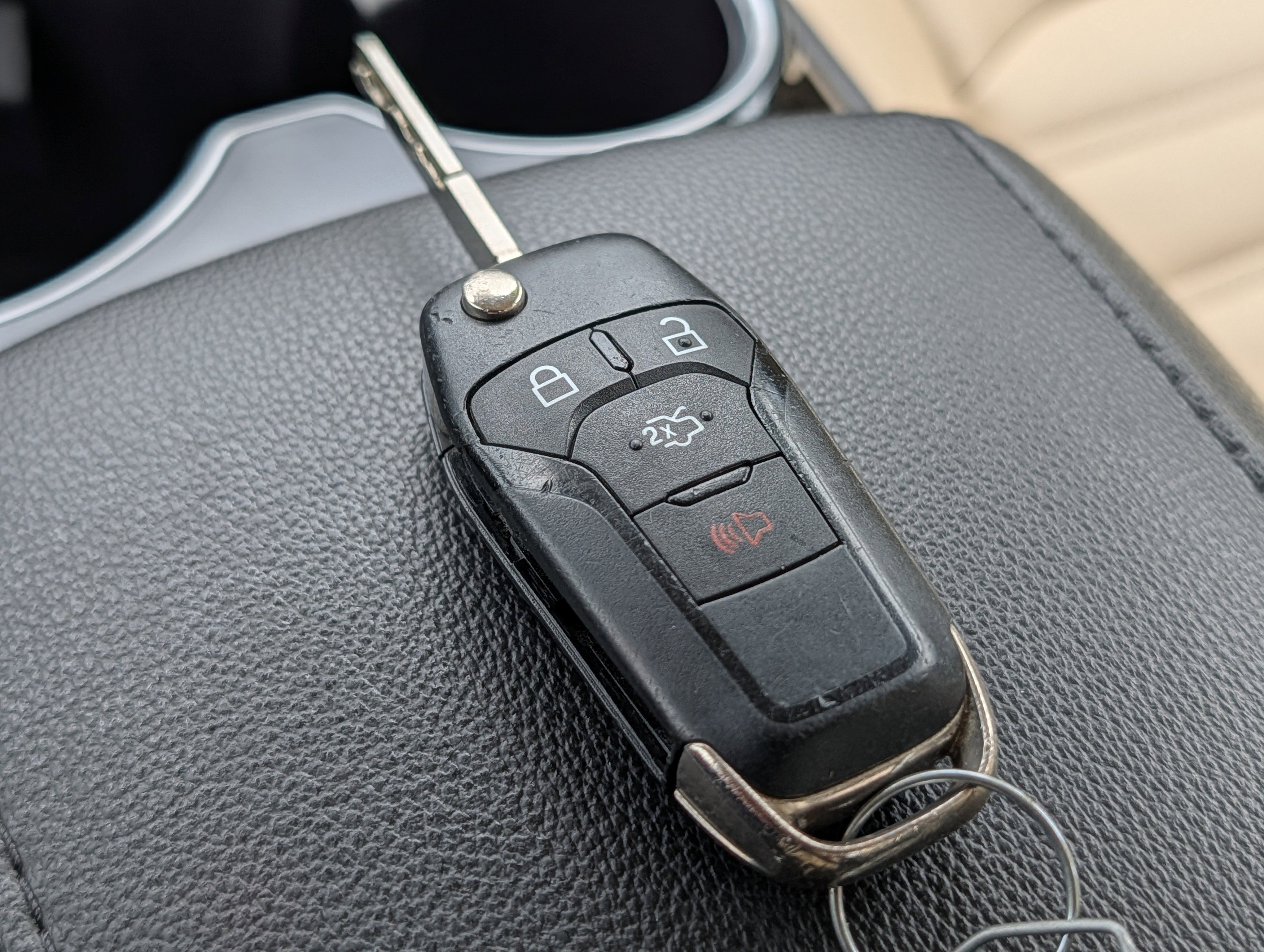 Used 2016 Ford Fusion SE FWD image 30