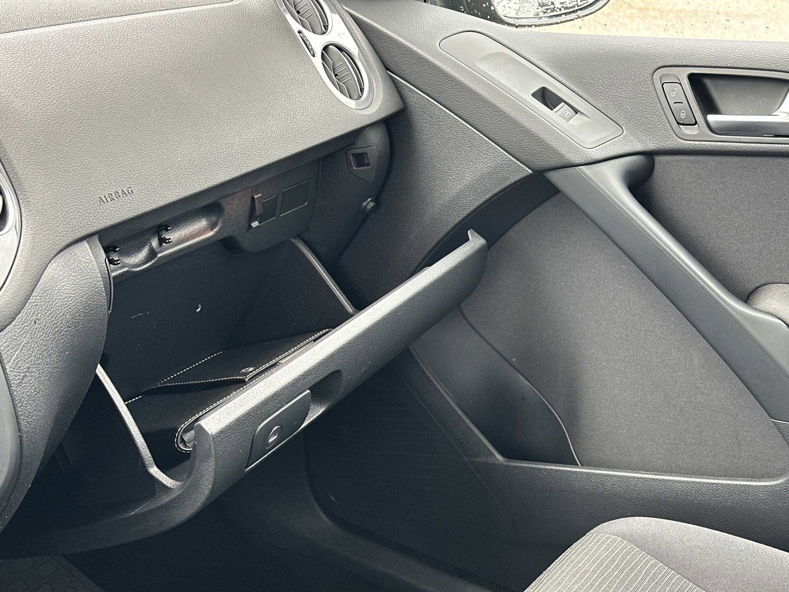 Used 2017 Volkswagen Tiguan Limited image 29