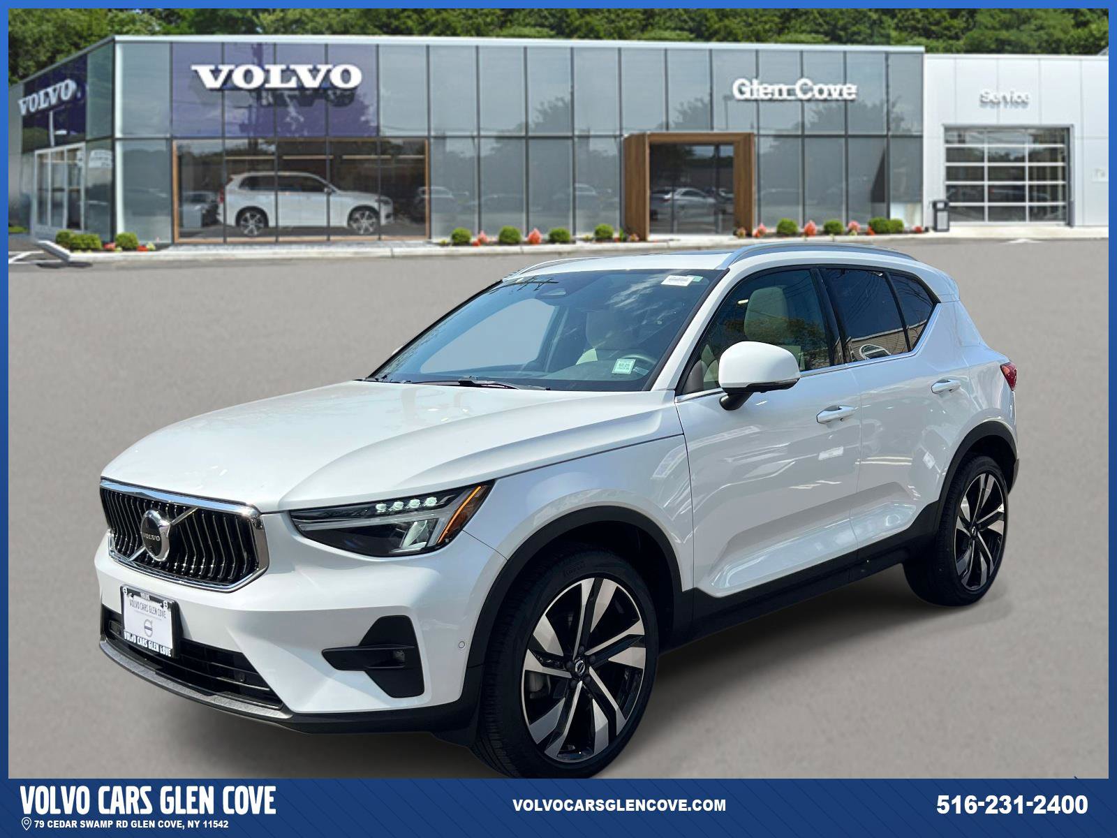 Used 2023 Volvo XC40 B5 Plus w/ Driver Assist Package image 2