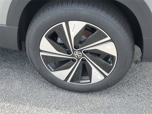 New 2025 Volkswagen Taos SE image 8