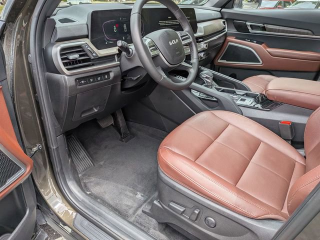Used 2023 Kia Telluride EX w/ EX Captain's Chair Package AWD/4WD image 11
