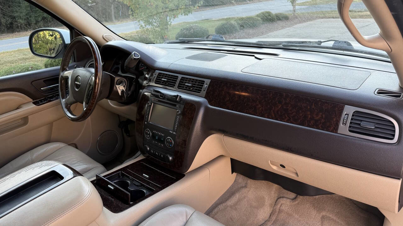Used 2012 GMC Yukon XL Denali image 21