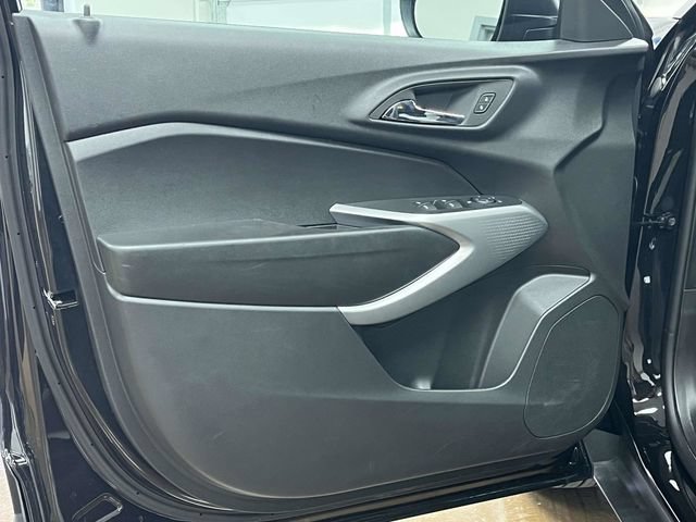 Used 2025 Chevrolet Trax LS FWD image 16