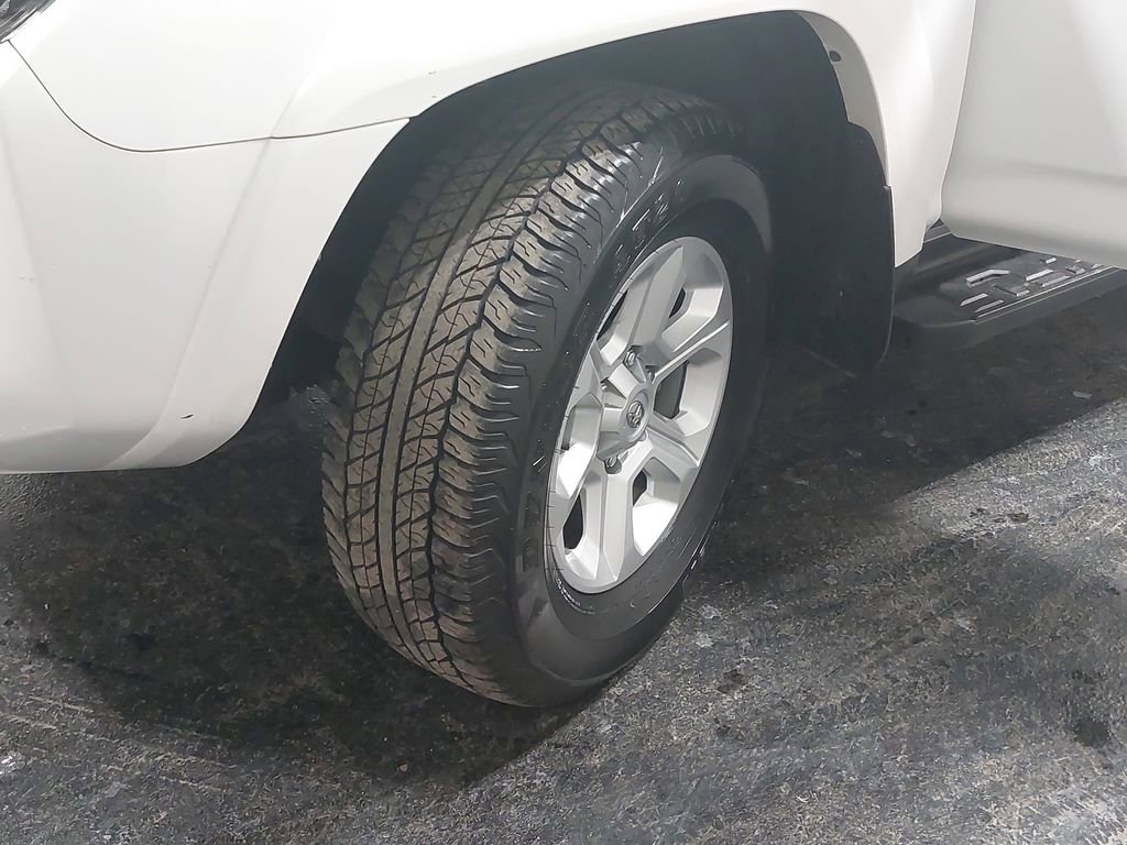 Used 2024 Toyota 4Runner SR5 image 31