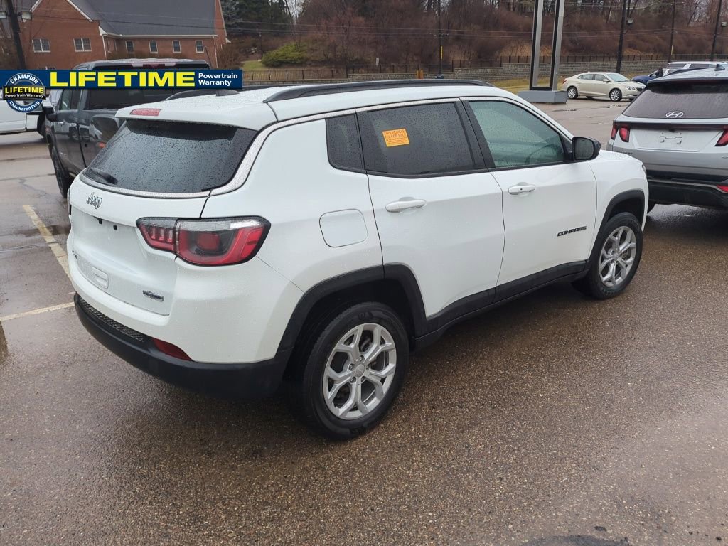 Used 2024 Jeep Compass Latitude AWD/4WD image 4