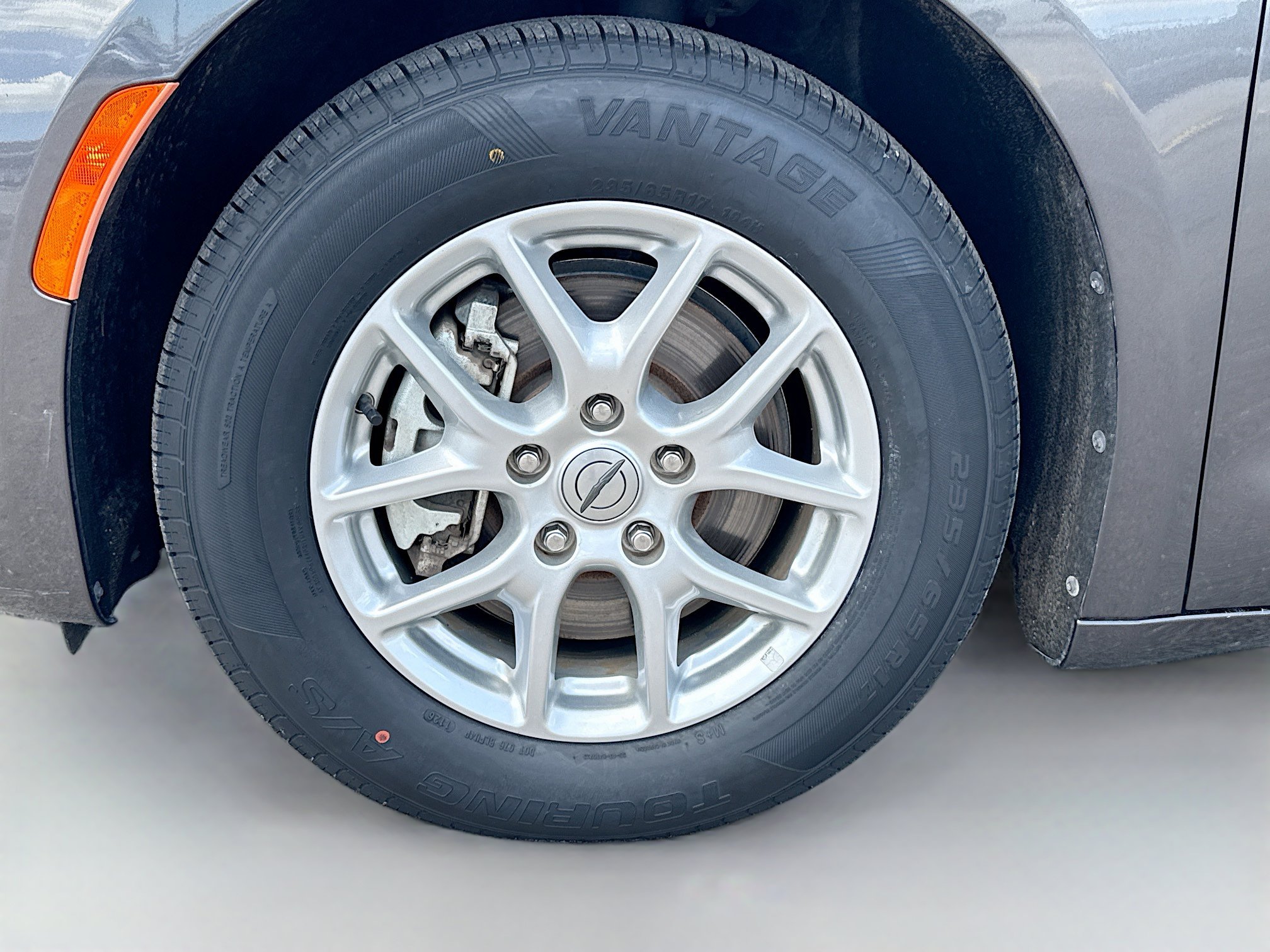 Used 2023 Chrysler Pacifica Touring-L FWD image 42