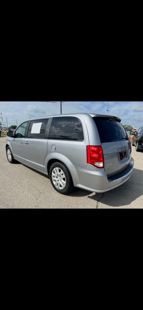 Used 2018 Dodge Grand Caravan SE w/ UConnect Hands-Free Group image 3