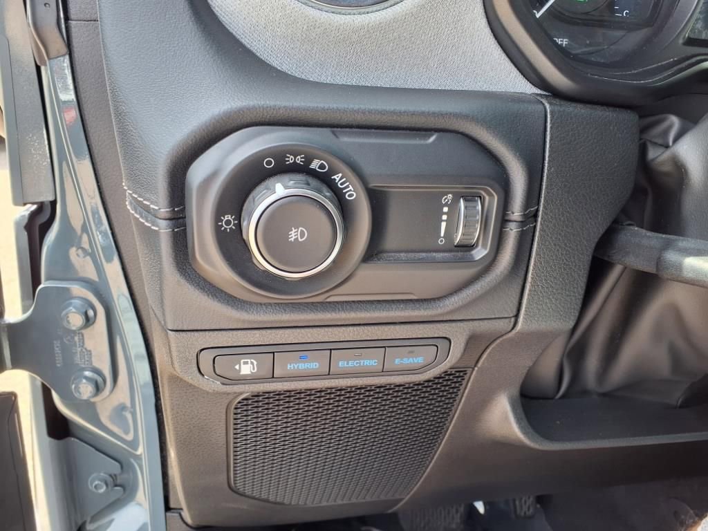 Used 2024 Jeep Wrangler Sahara 4xe image 17