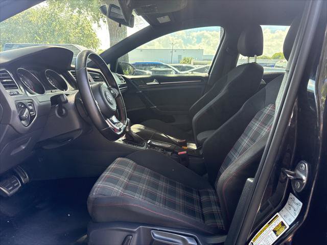 Used 2017 Volkswagen GTI SE FWD image 12
