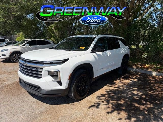 Used 2025 Chevrolet Traverse LT