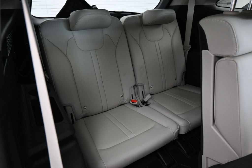 Used 2025 Kia Sorento S w/ Panoramic Sunroof Package FWD image 43