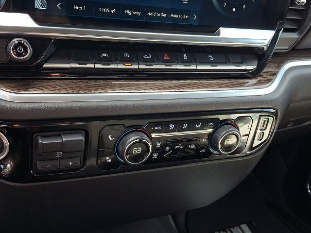 Used 2025 Chevrolet Silverado 1500 LT Trail Boss w/ Protection Package AWD/4WD image 15