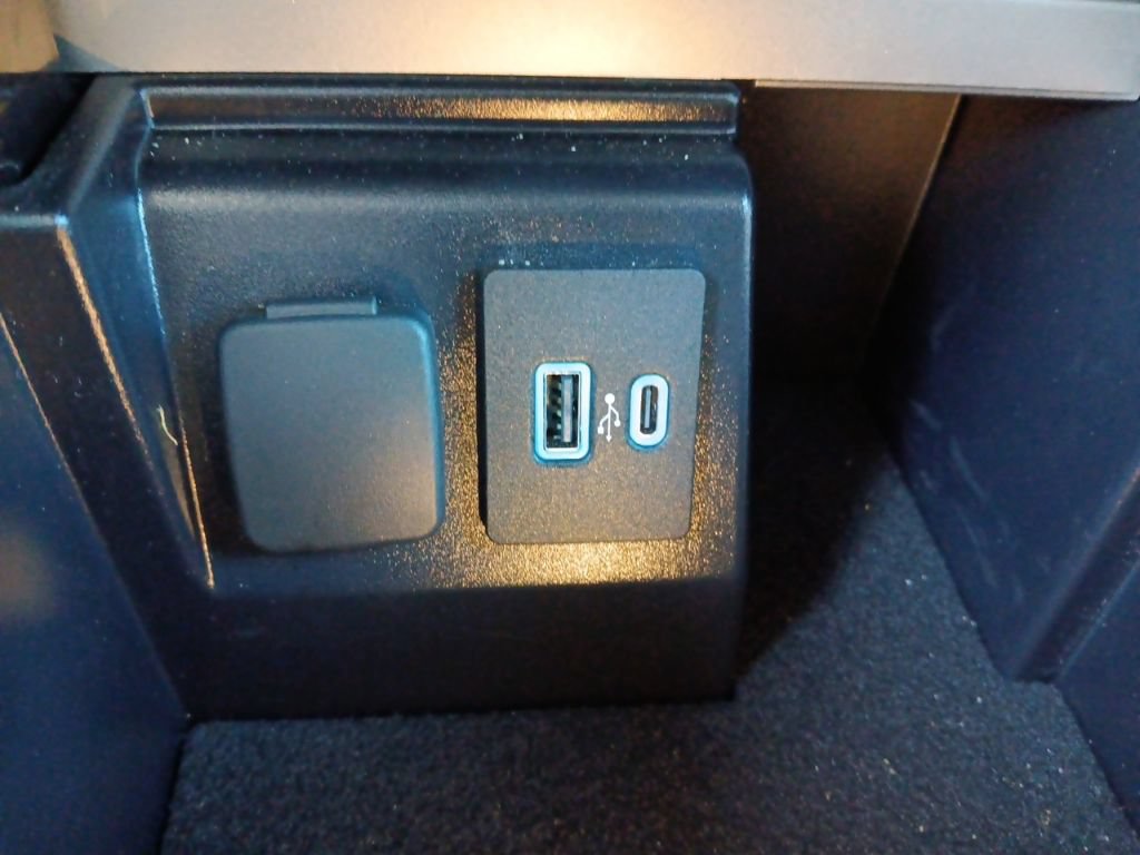 Used 2023 Ford Explorer 4WD image 21