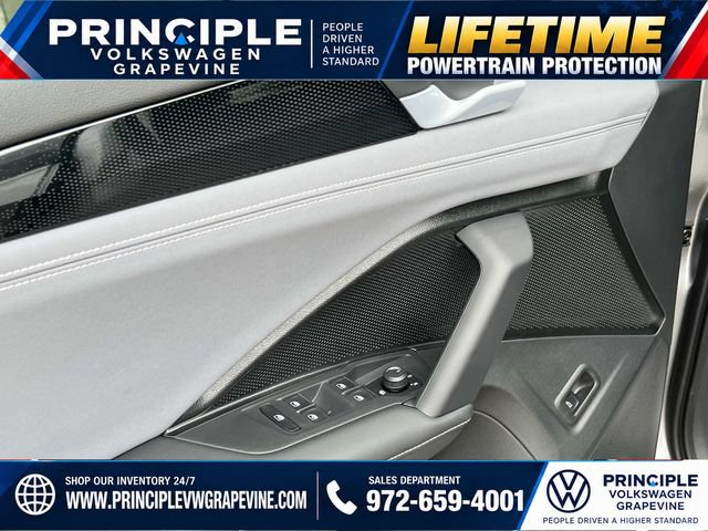 New 2026 Volkswagen Tiguan SE FWD image 10
