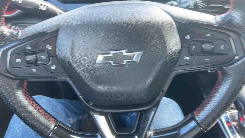 Used 2024 Chevrolet Trax RS FWD image 27