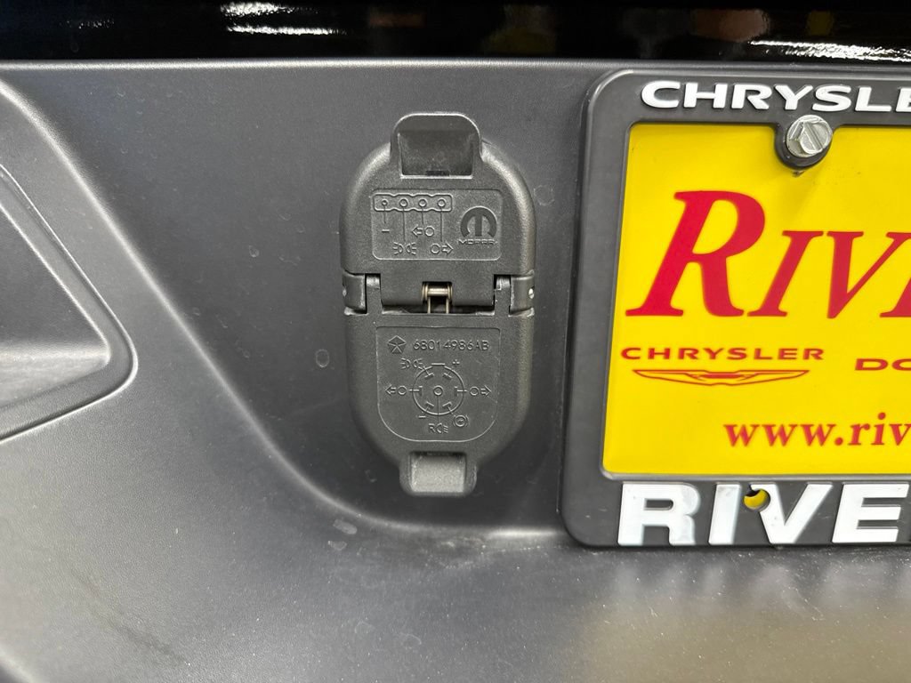 Used 2023 Jeep Gladiator Sport AWD/4WD image 8