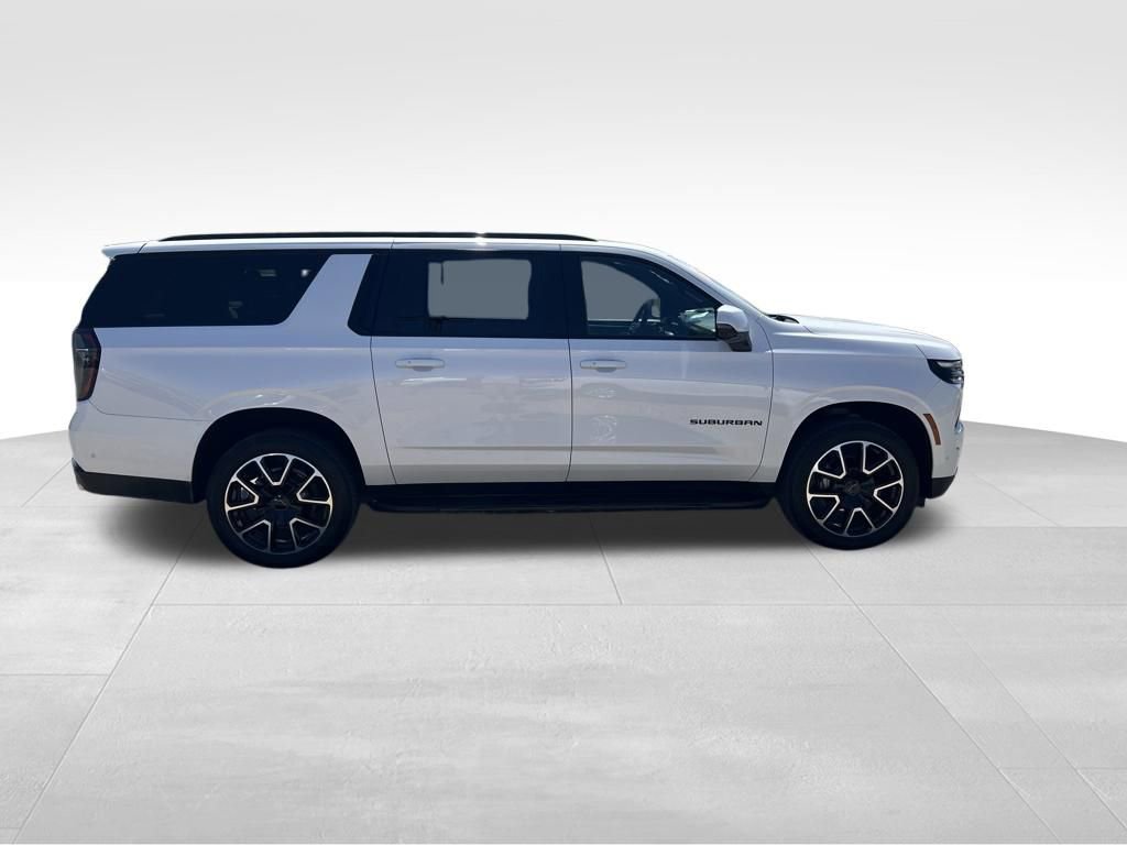 Used 2025 Chevrolet Suburban RST w/ Comfort Package AWD/4WD image 8