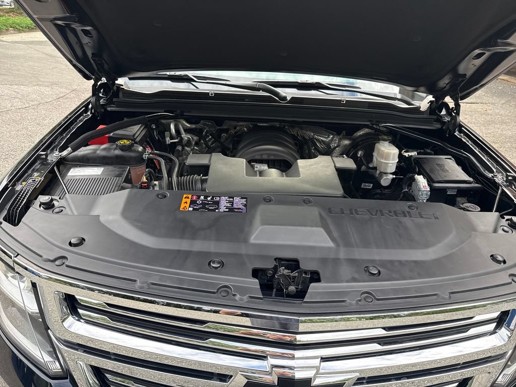 Used 2017 Chevrolet Suburban Premier AWD/4WD image 16
