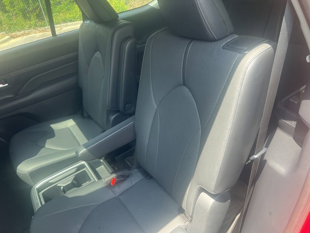 Used 2024 Toyota Grand Highlander AWD Hybrid image 16
