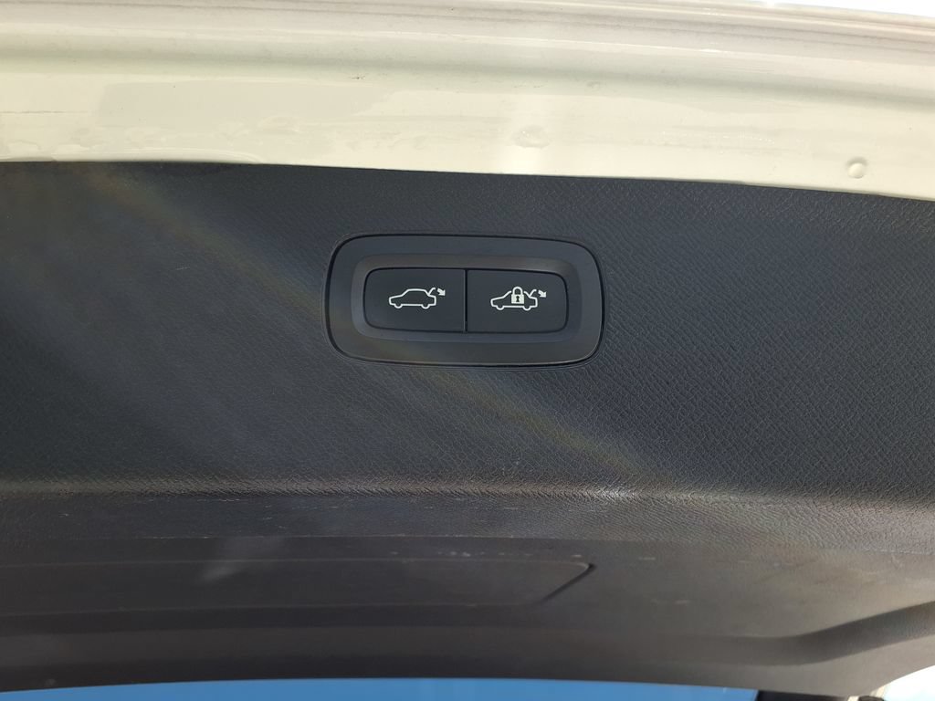 Used 2023 Volvo XC90 B6 Plus AWD/4WD image 14