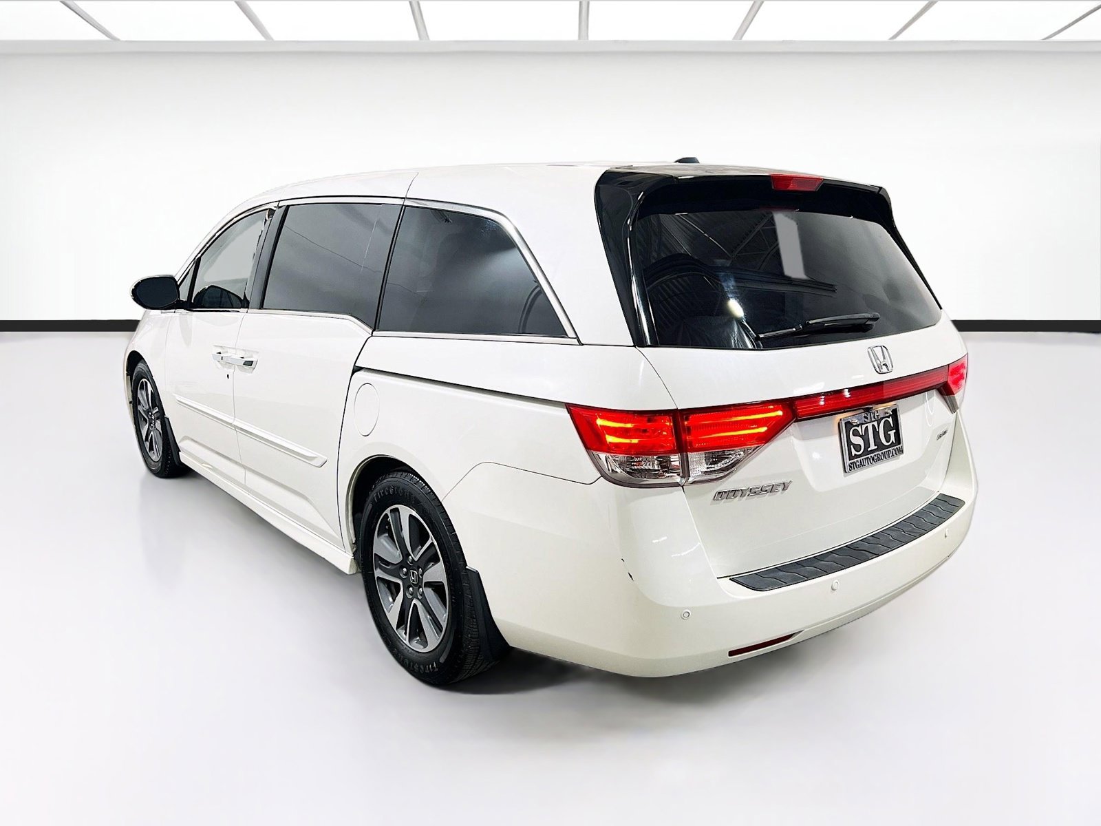 Used 2016 Honda Odyssey Touring Elite image 6