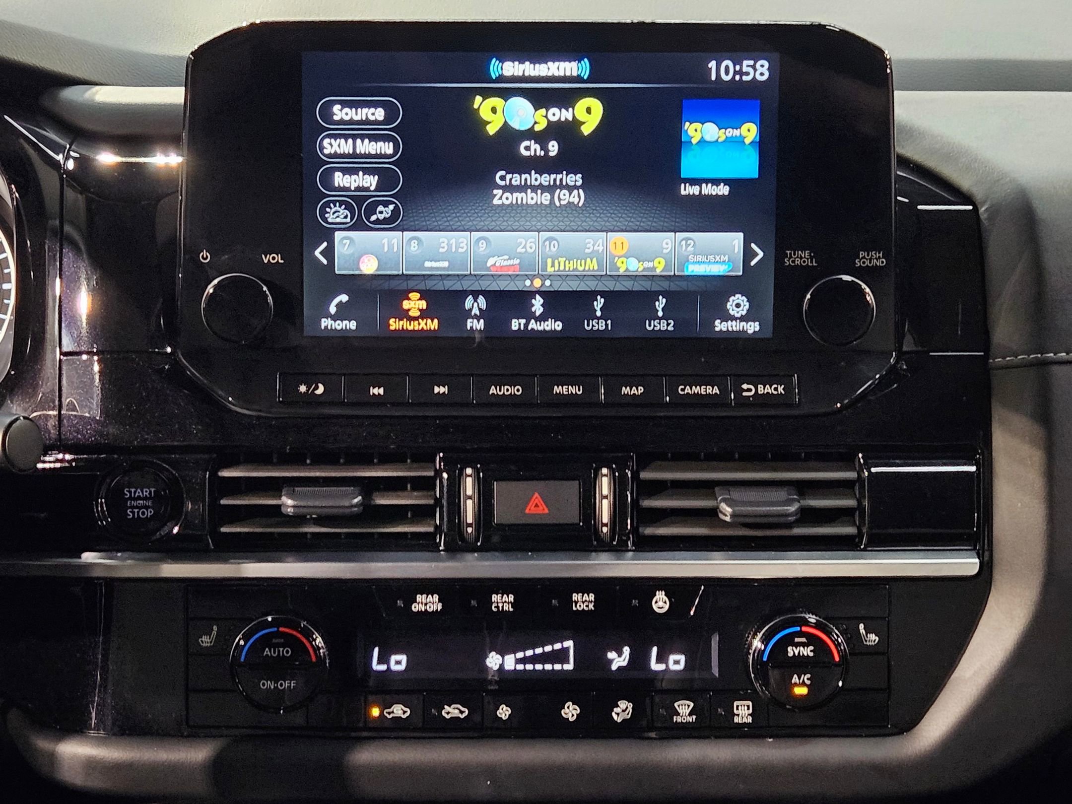 Used 2025 Nissan Pathfinder SL w/ Cargo Package image 16