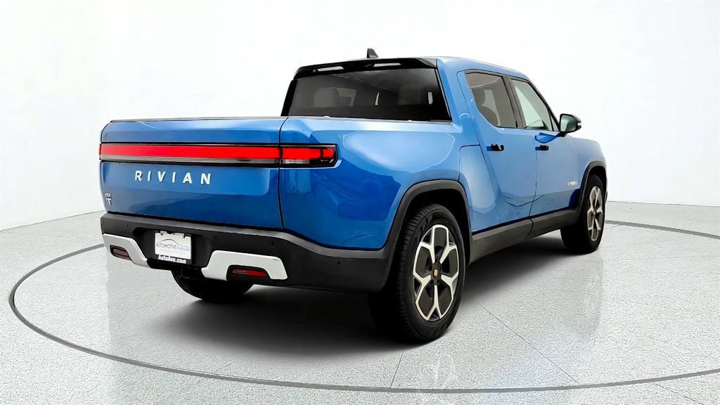 Used 2024 Rivian R1T Adventure Dual AWD/4WD image 5