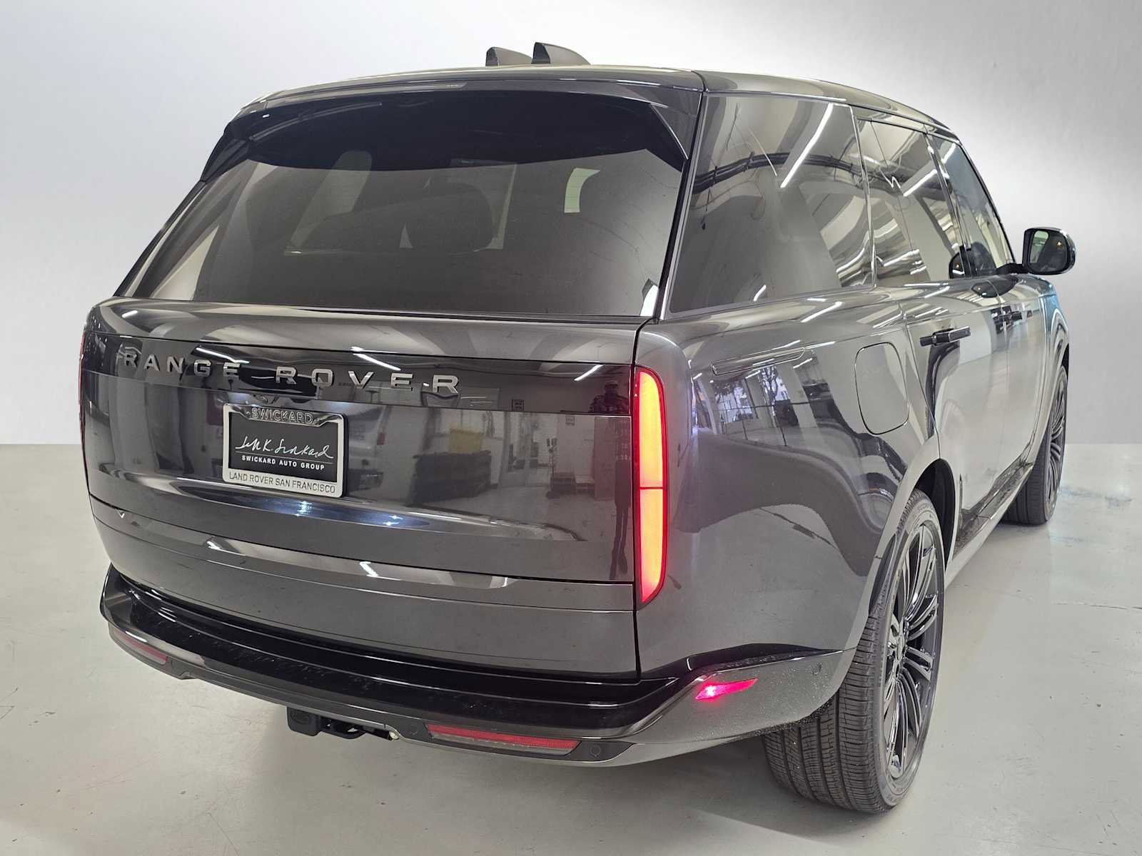 New 2026 Land Rover Range Rover SE image 5